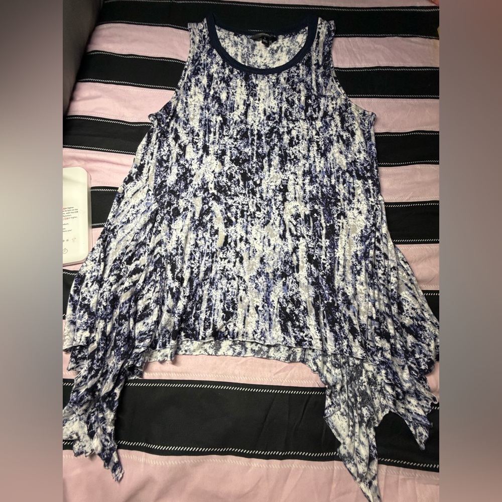 Simply Vera Vera Wang Blue and White Handkerchief Hem Tank Top